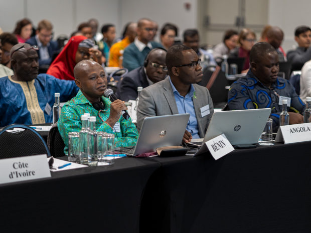 Zacharie Sohou (CRHOB-CBRST) asking a question ©Mathias Greiner
